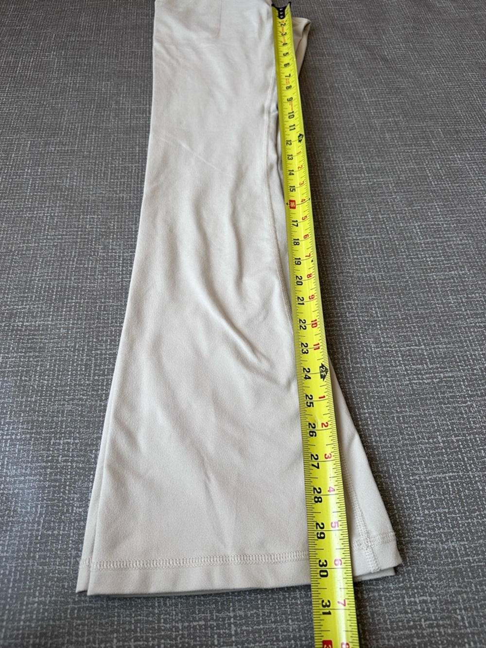 OFFLINE by Aerie Flare Leggings Womens M Ivory High Rise Yoga Pants Pockets - Picture 10 of 12